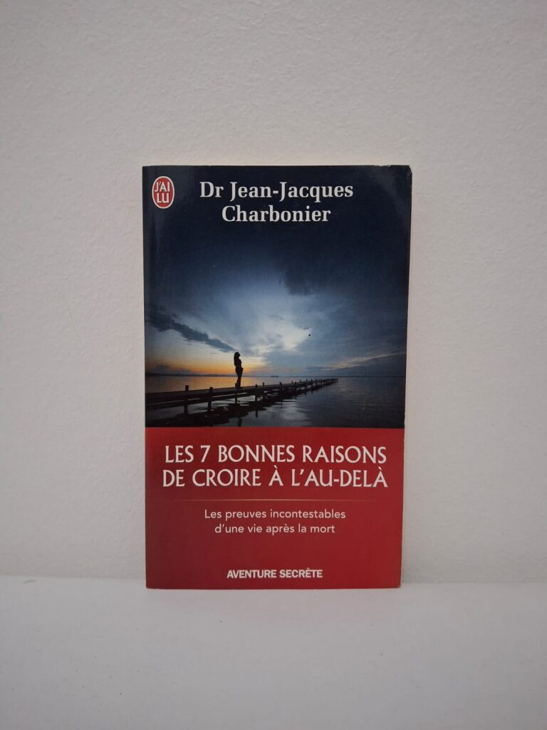 : Médecin anesthésiste-réanimateur, l'auteur s'appuie sur son expérience clinique pour présenter des arguments en faveur de la survie de la conscience après la mort physique. Il analyse les témoignages d'expériences de mort imminente (EMI) et les phénomènes de fin de vie pour démontrer que la conscience n'est pas limitée au cerveau. L'ouvrage se veut une synthèse scientifique et humaine visant à prouver l'existence d'une vie après la mort à travers sept piliers de réflexion.