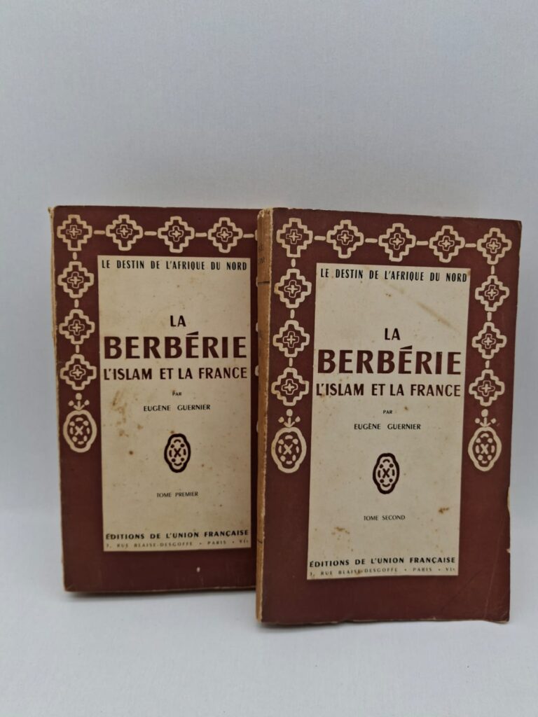 Cet ouvrage analyse l’histoire et l’évolution de l’Afrique du Nord, appelée Berbérie, sous influence française. Il étudie le rôle de l’islam dans la société et la culture de la région. L’auteur examine les relations politiques, sociales et économiques entre la France et ses colonies nord-africaines. Le livre reflète une vision propre à l’époque coloniale, mêlant analyse historique et enjeux géopolitiques.
