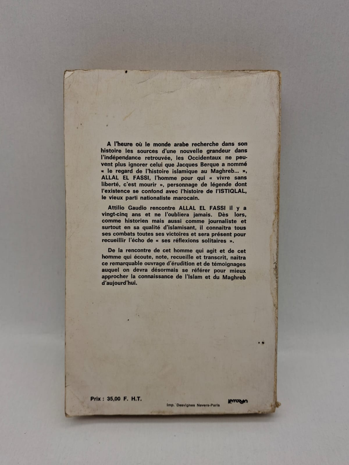 Allal El Fassi ou l’histoire de l’Istiqlal Ce livre retrace la vie de Allal El Fassi et son rôle dans le mouvement national marocain. Il explore l’histoire du parti de l’Istiqlal et la lutte pour l’indépendance du Maroc. L’auteur met en lumière les idées politiques et le parcours de cette figure majeure. L’ouvrage constitue un témoignage historique sur le nationalisme marocain.