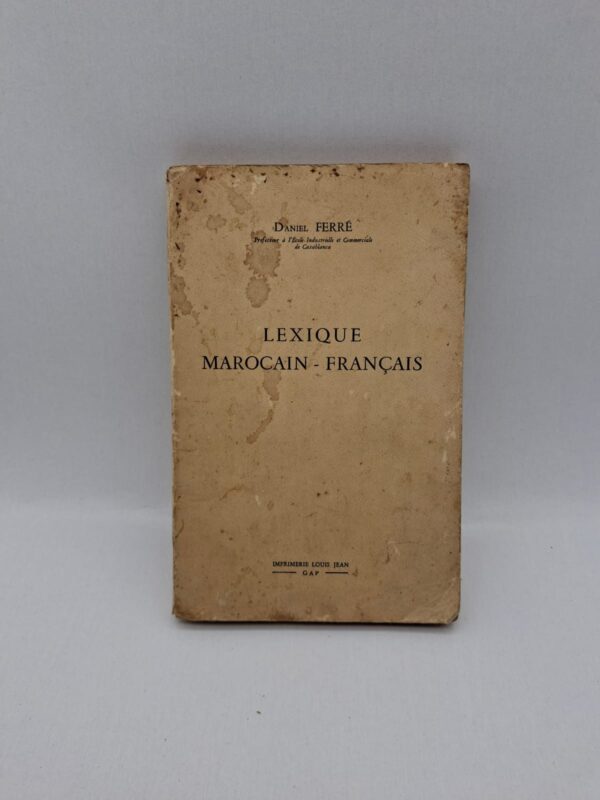 Cet ouvrage est un lexique destiné à faciliter la traduction du dialecte marocain vers le français. Il rassemble des mots et expressions utilisés dans la langue marocaine. Le livre sert d’outil pratique pour les étudiants, administrateurs ou voyageurs. Il s’inscrit dans un contexte d’échanges linguistiques durant la période du Protectorat.