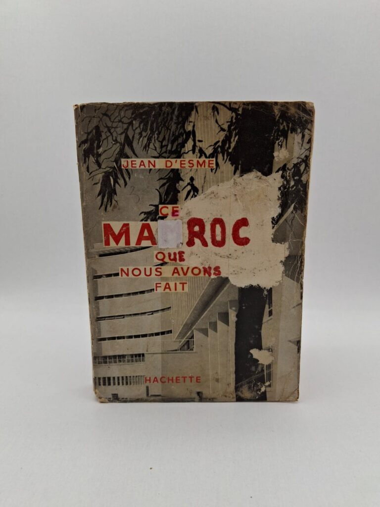 Ce livre décrit le rôle de la présence française dans la transformation du Maroc durant le protectorat. Jean d'Esme y présente les réalisations économiques, urbaines et administratives mises en place. Il met en avant la modernisation des infrastructures et des villes marocaines. L’ouvrage reflète une vision historique et politique marquée par le contexte colonial de l’époque.
