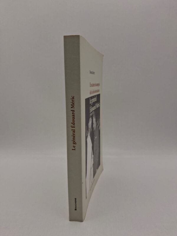 Ce livre retrace le parcours du général Édouard Méric dans le contexte de la décolonisation. Il met en lumière son rôle et ses positions souvent mal comprises durant cette période. L’auteur analyse les enjeux politiques et militaires liés à la fin de la présence coloniale. L’ouvrage propose une relecture nuancée d’un acteur important de l’histoire contemporaine.