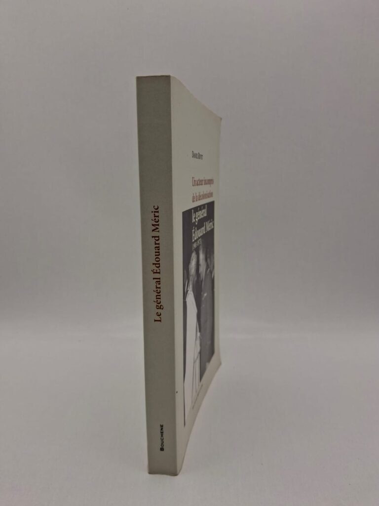 Ce livre retrace le parcours du général Édouard Méric dans le contexte de la décolonisation. Il met en lumière son rôle et ses positions souvent mal comprises durant cette période. L’auteur analyse les enjeux politiques et militaires liés à la fin de la présence coloniale. L’ouvrage propose une relecture nuancée d’un acteur important de l’histoire contemporaine.