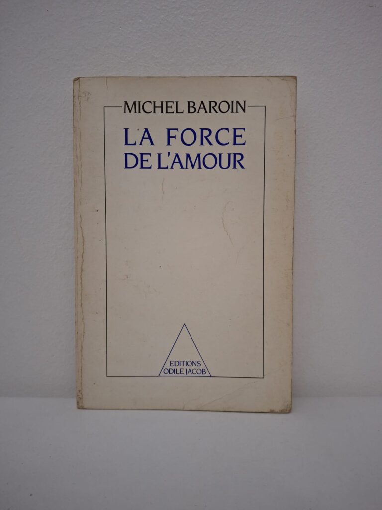 ​Ce livre de Michel Baroin est un témoignage humaniste et spirituel qui explore l'amour comme une force d'engagement et de transformation sociale. L'auteur, figure marquante de la franc-maçonnerie et du monde des affaires, y partage sa vision d'une fraternité universelle capable de dépasser les égoïsmes. Il plaide pour une société plus solidaire où l'altruisme devient le moteur de l'action publique et personnelle. C'est une réflexion profonde sur les valeurs qui donnent un sens à la vie et à la cité
