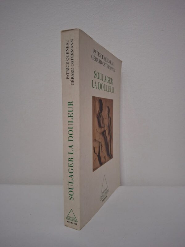 Ce livre, écrit par les professeurs Patrice Queneau et Gérard Ostermann, est un ouvrage de référence sur la prise en charge médicale et humaine de la souffrance physique. Les auteurs y expliquent les mécanismes de la douleur et présentent les différentes solutions thérapeutiques, des médicaments aux approches psychologiques. Le livre insiste sur l'importance de l'écoute et du dialogue entre le médecin et le patient pour un traitement efficace. C'est un plaidoyer pour une médecine plus humaine qui place le soulagement du patient au cœur de ses priorités.