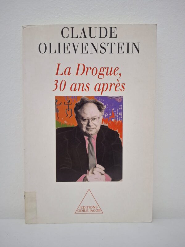 Ce livre de Claude Olievenstein, pionnier de la prise en charge des toxicomanes, dresse un bilan de trente années de lutte contre la drogue. L'auteur y analyse l'évolution des pratiques de consommation et les changements de mentalité de la société face aux addictions. Il partage son expérience clinique pour expliquer la souffrance des patients et les limites des politiques de prévention. C'est un témoignage puissant qui mêle réflexion médicale, psychiatrique et sociale sur un sujet toujours d'actualité.