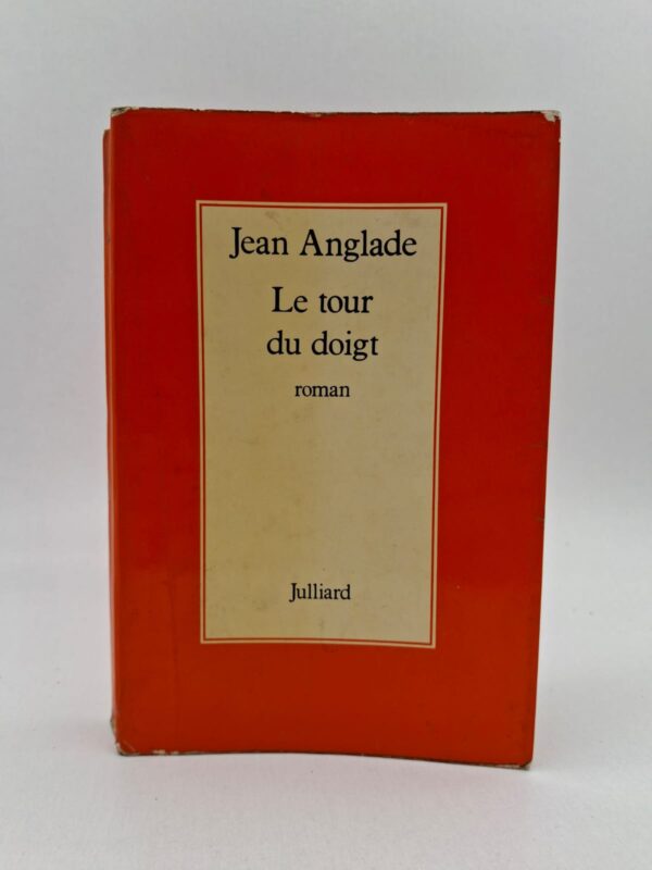 Le récit nous plonge dans la vie d'artisans ou de paysans dont l'existence est rythmée par le travail manuel et l'attachement à leur terre. Comme souvent chez Anglade, le titre évoque une habilité, un savoir-faire ou un tour de main qui définit l'identité et la dignité du personnage principal. Le roman explore les valeurs de solidarité, de courage et la rudesse des vies simples face aux changements du monde moderne. C'est une œuvre pleine de tendresse et de sagesse qui rend hommage à la France rurale et à la noblesse du labeur quotidien.