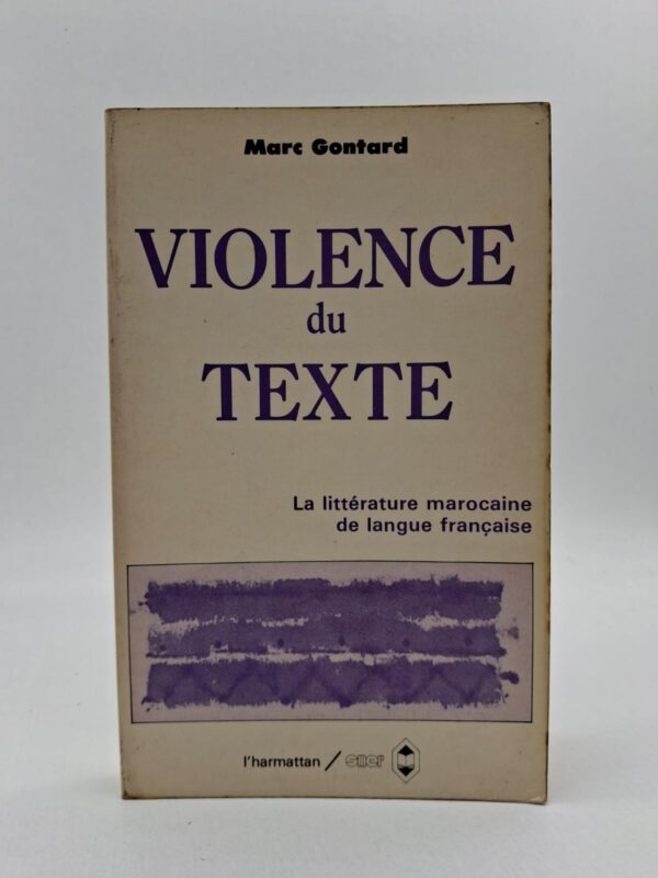 Dans cet essai, Marc Gontard explore comment les écrivains marocains ont utilisé la langue française pour exprimer une forme de révolte contre les modèles coloniaux et traditionnels. L'auteur analyse le concept de "violence" non pas comme un acte physique, mais comme une stratégie scripturale visant à déconstruire le langage pour y inscrire une réalité marocaine authentique. À travers l'étude d'œuvres majeures, il met en lumière les tensions entre culture d'origine et langue d'emprunt. Cet ouvrage est essentiel pour comprendre les enjeux esthétiques et politiques qui ont façonné la modernité littéraire au Maroc.