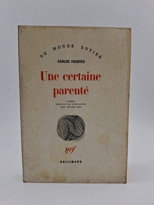 Le livre se concentre sur la "frontière de cristal" — une barrière à la fois physique, économique et mentale — qui sépare deux mondes. Fuentes met en scène une galerie de personnages variés : des ouvrières de maquiladoras, des hommes d'affaires cyniques, des migrants pleins d'espoir et des intellectuels nostalgiques. Chaque chapitre fonctionne comme une nouvelle indépendante, mais l'ensemble forme une fresque cohérente sur l'identité, l'exploitation et le désir d'ailleurs. L'auteur souligne que malgré la haine ou les murs, il existe une "parenté" forcée entre ces deux nations, liées par l'histoire et le sang. Avec son style magistral, Fuentes dénonce les inégalités sociales tout en célébrant la richesse culturelle qui survit aux marges de la politique. C'est un plaidoyer puissant pour l'humanité face à la déshumanisation des frontières.