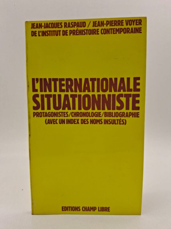 Cet ouvrage est un outil de référence indispensable pour comprendre l'un des mouvements d'avant-garde les plus radicaux du XXe siècle. Il propose une chronologie, une bibliographie et une liste des protagonistes de l'I.S. (fondée par Guy Debord). Le livre est célèbre pour son "index des noms insultés", qui reflète le style polémique et intransigeant du mouvement. C'est une plongée brute dans la critique de la "société du spectacle".