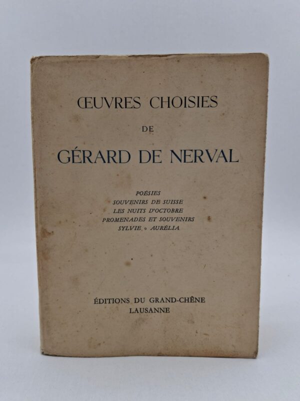 Ce volume regroupe les chefs-d'œuvre de Gérard de Nerval, figure tragique et lumineuse du romantisme français. À travers Sylvie, l'auteur nous plonge dans une quête mélancolique du temps perdu, tandis qu'avec Aurélia, il livre un témoignage poignant sur sa propre descente dans la folie et ses visions mystiques. Le recueil inclut également ses poésies et ses récits de voyage, où la quête de l'idéal se heurte sans cesse à la dureté du monde réel. Publiée par les Éditions du Grand-Chêne à Lausanne, cette sélection permet d'apprécier la modernité d'un écrivain qui a su transformer son "épanchement du songe dans la vie réelle" en une œuvre littéraire immortelle.