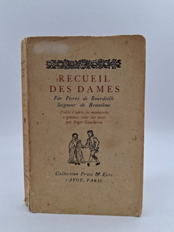 L'auteur dresse une série de portraits de femmes illustres, mêlant observations personnelles, anecdotes scandaleuses et récits de galanterie. À travers ces récits, Brantôme dépeint la vie privée des reines et des nobles, révélant les intrigues amoureuses et les codes sociaux de l'époque. Son style vivant et sans complexe témoigne d'une Renaissance où la beauté, l'esprit et les plaisirs occupaient une place centrale dans la vie de cour. C'est une source documentaire précieuse qui immortalise avec une certaine liberté de ton le faste et la légèreté de son siècle.