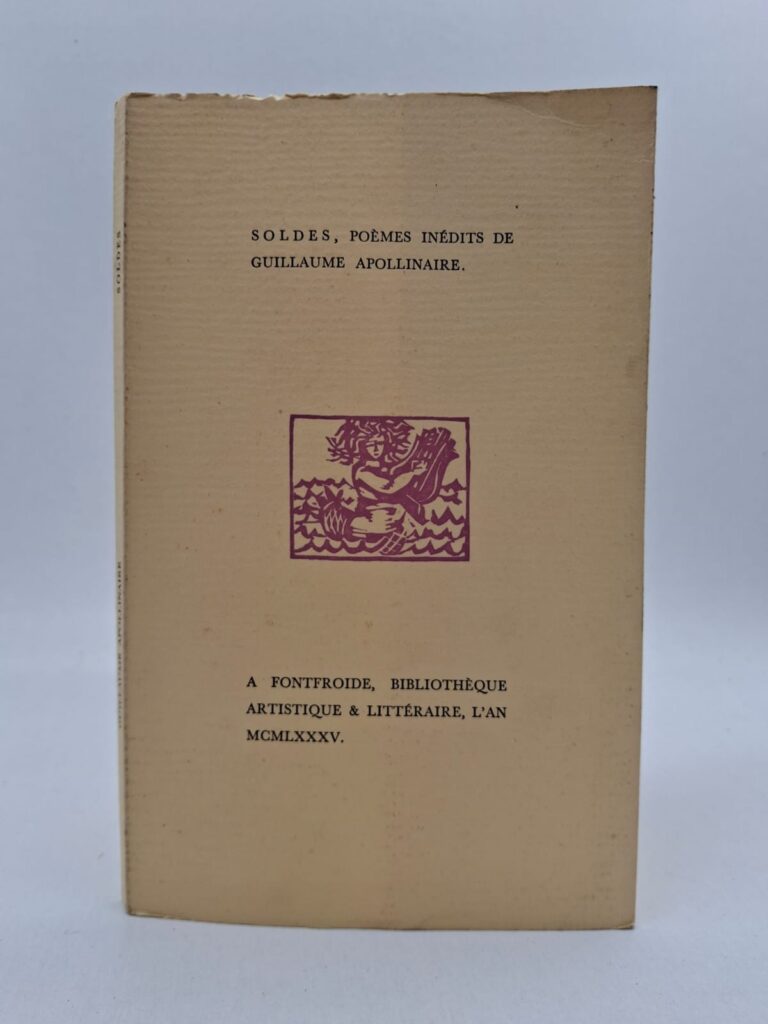 Soldes, poèmes inédits présente des textes poétiques peu connus d’Apollinaire. Le recueil met en valeur son imagination et son style moderne. Les poèmes abordent l’amour, le rêve et la sensibilité humaine. Cette œuvre montre la richesse littéraire et l’originalité du poète.