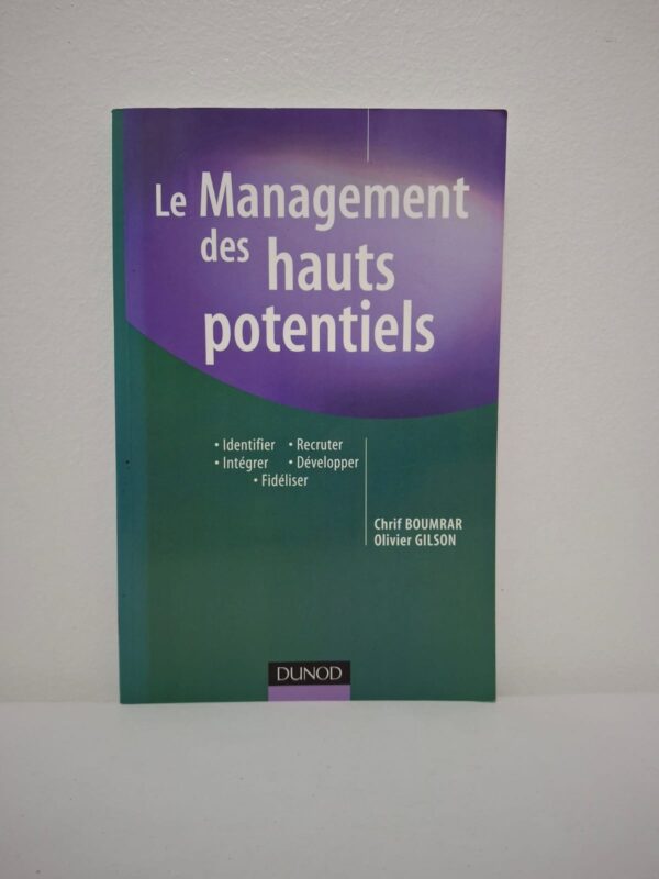 Le livre détaille le cycle de vie complet du collaborateur "haut potentiel" à travers cinq piliers fondamentaux : identifier, recruter, intégrer, développer et fidéliser. Les auteurs analysent les méthodes permettant de repérer les compétences exceptionnelles tout en proposant des solutions concrètes pour éviter la fuite des talents vers la concurrence. L'ouvrage met en lumière l'importance d'un parcours de carrière personnalisé et d'un management adapté pour stimuler l'engagement de ces profils exigeants. Enfin, il offre une réflexion sur l'alignement nécessaire entre les aspirations individuelles des talents et les objectifs stratégiques de l'entreprise.