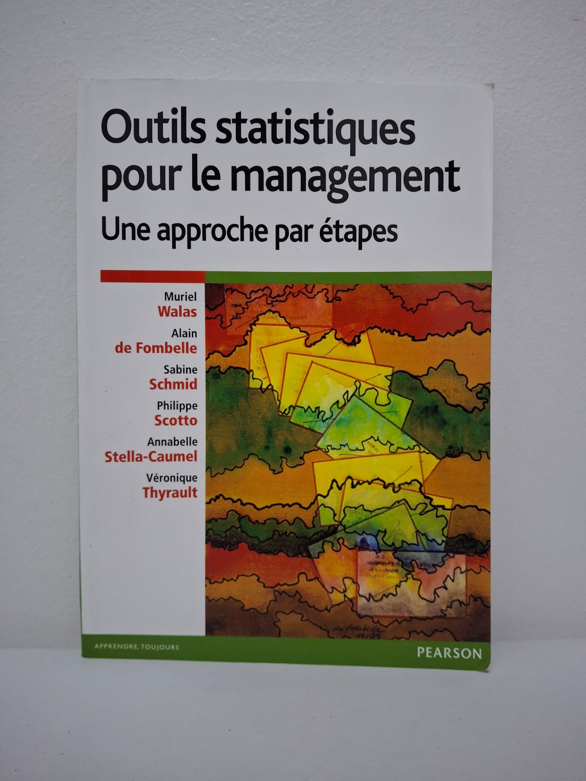 Outils statistiques pour le management : Une approche par étapes-Muriel Walas, Alain de Fombelle, Sabine Schmid, Philippe Scotto, Annabelle Stella-Caumel et Véronique Thyrault Ce manuel guide le lecteur à travers une démarche progressive pour apprendre à collecter, traiter et interpréter des données chiffrées au sein d'une organisation. Il couvre les concepts fondamentaux tels que les tests d'hypothèses, les corrélations et les analyses de variance, tout en les appliquant à des problématiques concrètes de gestion. L'approche "par étapes" permet de simplifier des théories complexes pour les rendre directement exploitables par des managers ou des étudiants en sciences de gestion. En mettant l'accent sur l'interprétation des résultats plutôt que sur le simple calcul mathématique, le livre aide à transformer l'information statistique en un véritable levier de pilotage stratégique.