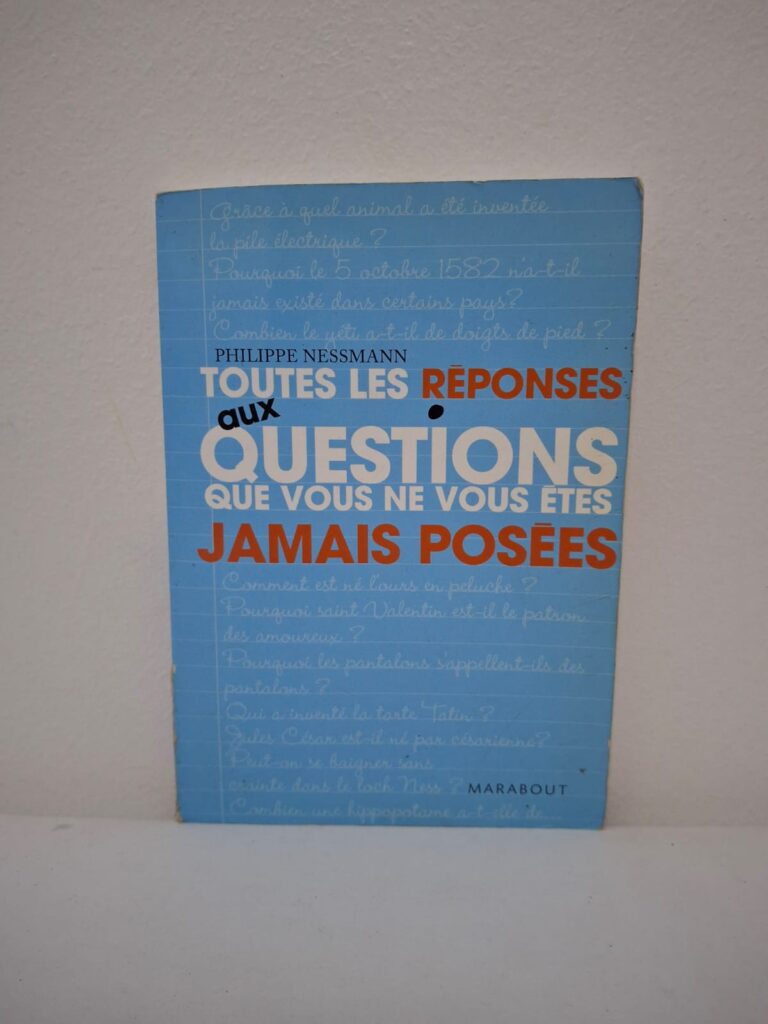 L'auteur répond avec humour et simplicité à une multitude d'interrogations insolites sur la nourriture, les inventions ou l'astronomie. L'ouvrage explique l'origine de phénomènes quotidiens et de faits historiques méconnus, comme l'invention de la pile électrique ou de la tarte Tatin. Le livre est structuré pour permettre une lecture picorée, offrant des explications claires sur des sujets aussi variés que l'écologie ou les noms des notes de musique. C'est un outil idéal de culture générale qui permet d'apprendre en s'amusant, rendant les sciences et l'histoire accessibles à tous les curieux.