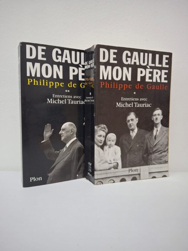Philippe de Gaulle livre des souvenirs personnels pour offrir un portrait fidèle et humain de son père, loin des mythes et des critiques. L'ouvrage explore les coulisses des grands événements du XXe siècle, des combats de la France Libre jusqu'aux crises de la présidence à l'Élysée. Ces entretiens révèlent la vie privée de la famille de Gaulle, détaillant le caractère, les doutes et les convictions profondes de l'homme d'État. À travers deux tomes, l'auteur s'attache à rétablir certaines vérités historiques et à transmettre l'héritage moral et politique de son père