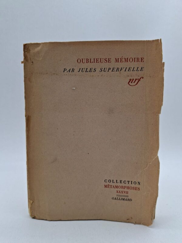 Publié initialement en 1949, ce recueil est l'un des sommets de l'œuvre lyrique de l'auteur franco-uruguayen. Les poèmes y traitent de la fragilité de l'existence humaine et du dialogue constant entre le monde visible et l'invisible. Supervielle y déploie un style limpide pour évoquer la nostalgie des origines et le mystère des objets quotidiens. L'œuvre interroge la capacité de l'esprit à retenir la vie face au temps qui passe et à l'oubli inévitable.