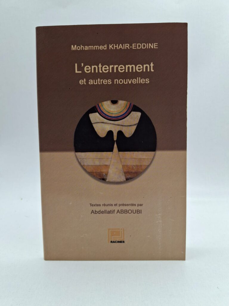 Le livre regroupe plusieurs récits brefs qui témoignent de la plume révoltée et de l'imaginaire foisonnant de l'auteur. L'œuvre explore les tensions entre modernité et traditions, tout en dépeignant la réalité sociale et politique du Maroc avec une intensité brute. À travers ces nouvelles, Khaïr-Eddine utilise une langue éclatée et métaphorique pour questionner l'identité et l'exil. Cette édition, publiée dans la collection "Racines", permet de redécouvrir des textes essentiels d'un écrivain qui a marqué le renouveau des lettres maghrébines.