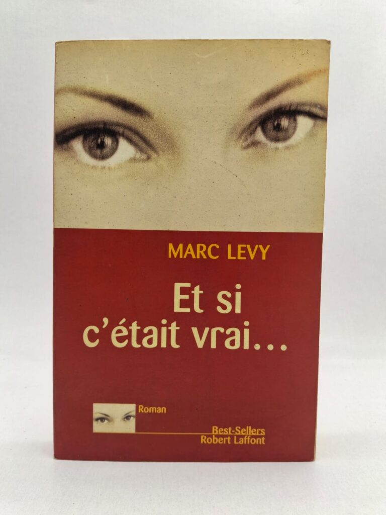 Arthur, un jeune architecte, découvre dans son placard l'esprit de Lauren, une femme plongée dans le coma après un grave accident. Seul Arthur peut la voir et l'entendre, créant entre eux un lien unique et une course contre la montre pour sauver son corps. Ensemble, ils défient la science et la raison dans une aventure clandestine pour empêcher que l'on ne débranche l'appareil qui la maintient en vie. Cette quête désespérée se transforme en une histoire d'amour bouleversante qui interroge la frontière ténue entre la vie et la mort.