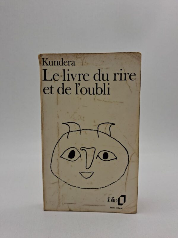 L’œuvre est composée de plusieurs récits liés par les thèmes du rire, de l’oubli et de la liberté. Kundera évoque les conséquences du régime totalitaire sur la vie privée et la mémoire collective. Les personnages cherchent à préserver leurs souvenirs et leur identité face à l’effacement du passé.