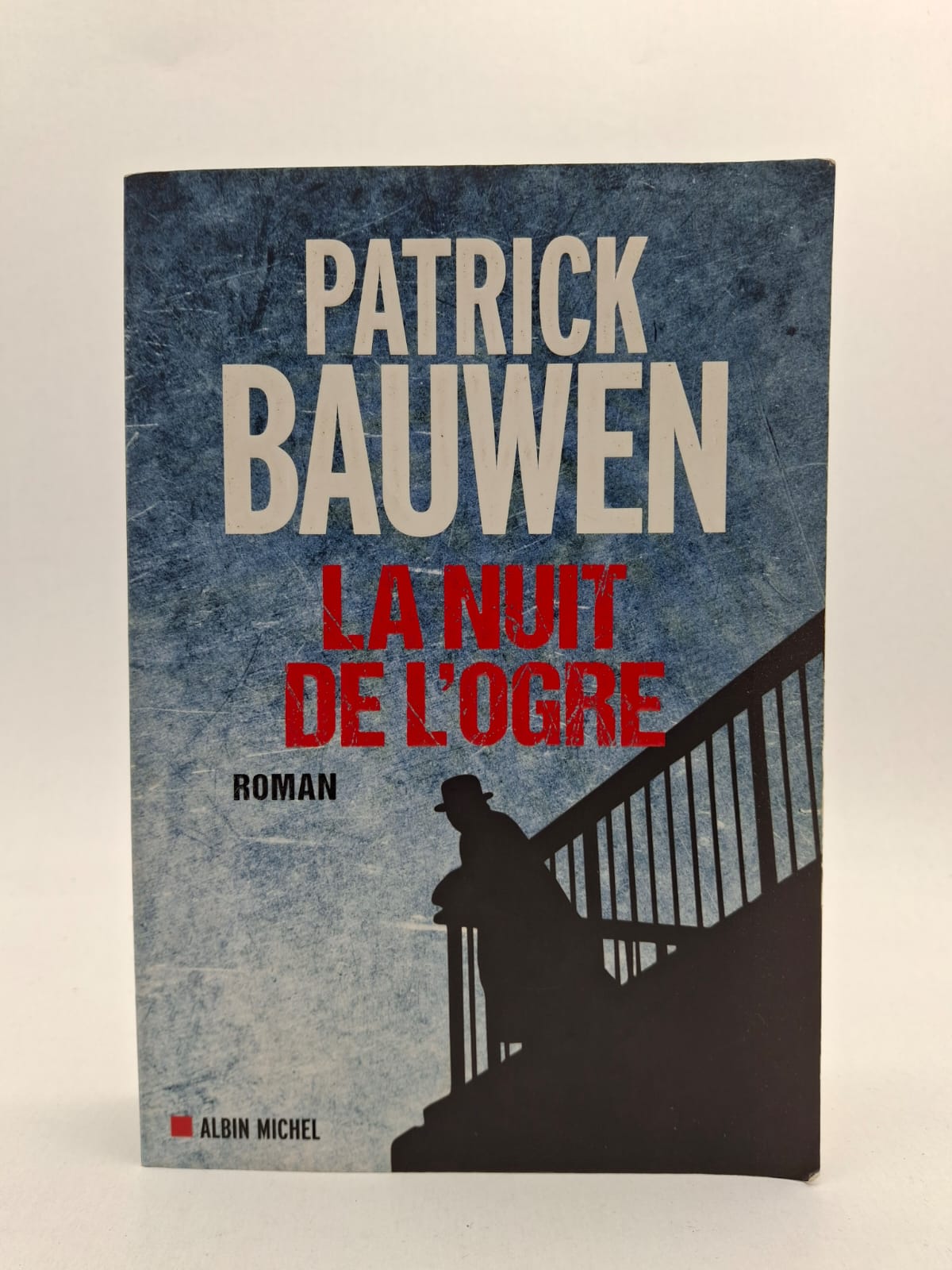 La nuit de l’ogre Patrick Bauwen L’histoire suit une enquête autour de crimes mystérieux et inquiétants. Les personnages cherchent à découvrir l’identité d’un dangereux criminel appelé “l’ogre”. Le suspense augmente à chaque événement et révèle des secrets cachés. Ce roman mélange tension, psychologie et action pour captiver le lecteur.
