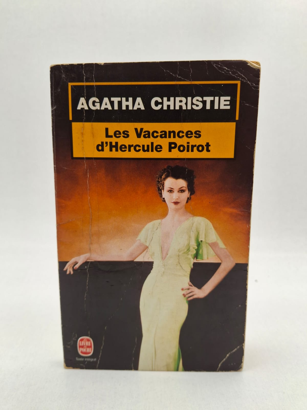 Les Vacances d’Hercule Poirot Agatha Christie Les Vacances d’Hercule Poirot est un roman policier d’Agatha Christie mettant en scène une enquête passionnante du célèbre détective Poirot.