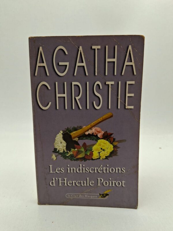 Hercule Poirot enquête sur une affaire compliquée liée à plusieurs personnes suspectes. Des mensonges et des secrets rendent l’enquête difficile. Grâce à son intelligence et à son sens de l’observation, Poirot découvre la vérité. Le roman offre du suspense et une fin surprenante typique d’Agatha Christie.