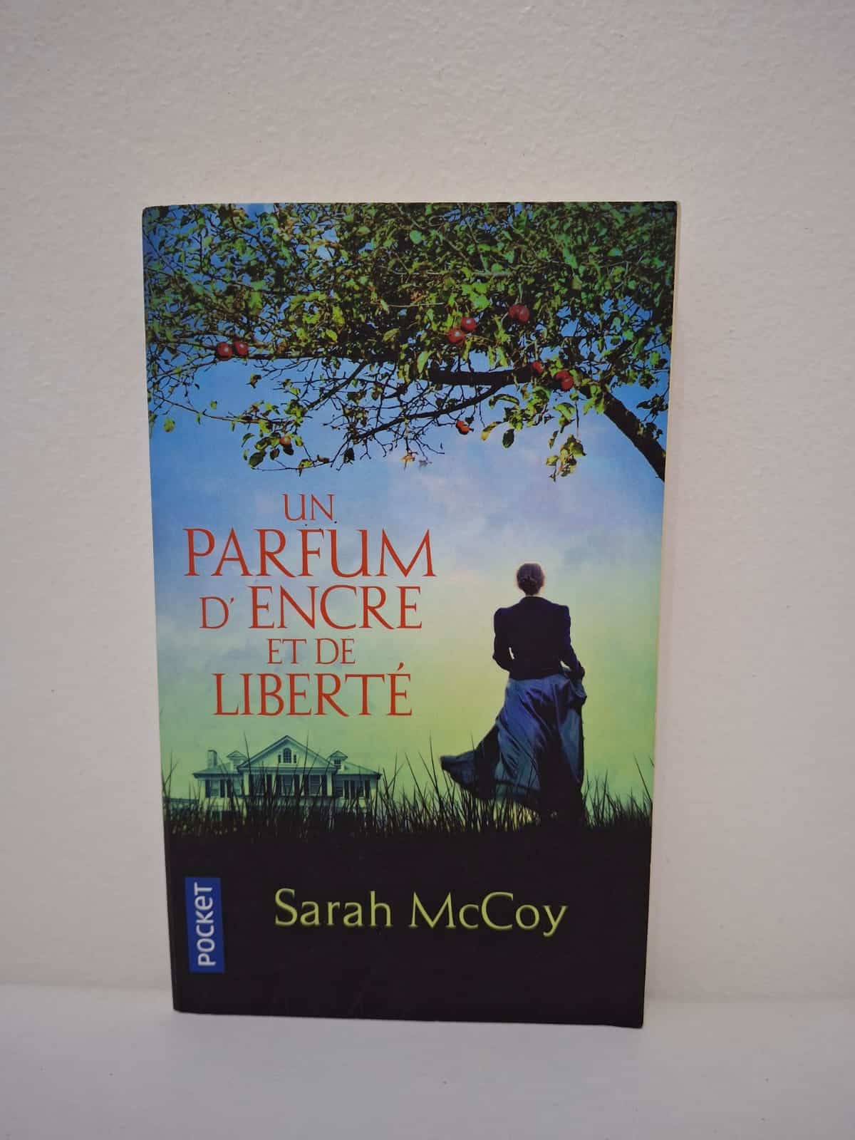 Un parfum d’encre et de liberté Sarah McCoy Un parfum d’encre et de liberté est un roman de Sarah McCoy qui évoque la liberté et le courage pendant la guerre de Sécession.