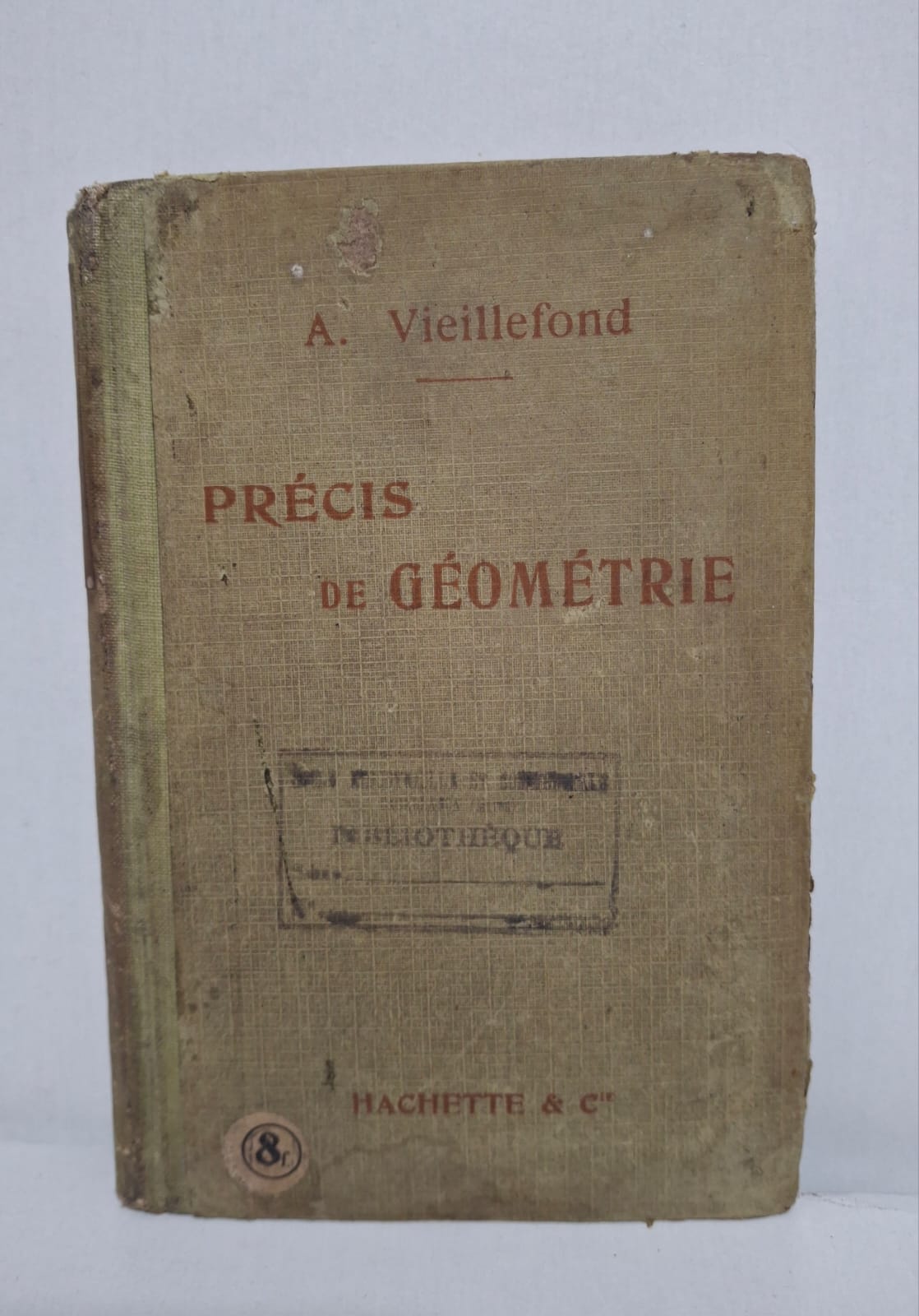 Précis de Géométrie A. Vieillefond Précis de Géométrie est un manuel scolaire classique qui explique les bases essentielles de la géométrie.