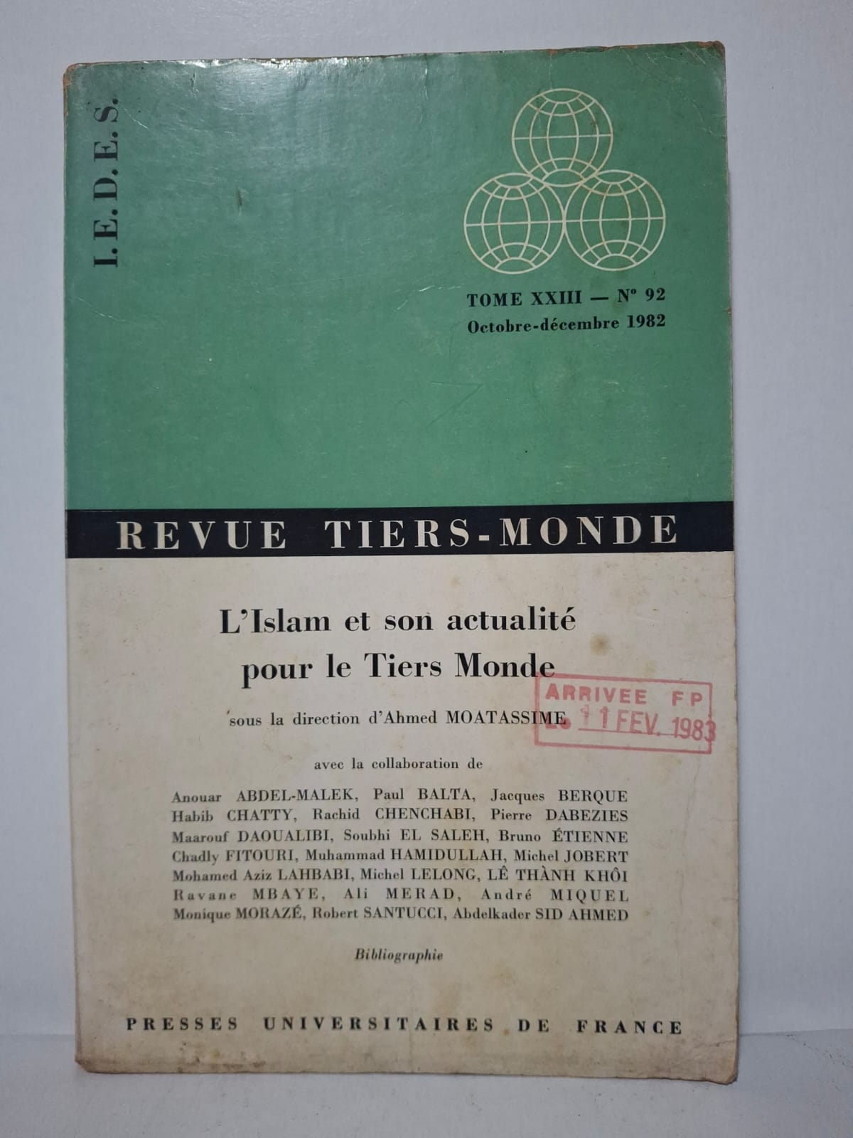 L’Islam et son actualité pour le Tiers Monde Ahmed Moatassime Cet ouvrage collectif analyse les relations entre l’islam, la politique et le développement dans les pays du Tiers Monde. Plusieurs chercheurs y présentent des réflexions sur les transformations sociales et culturelles des sociétés musulmanes. La revue montre l’importance de l’islam dans les débats économiques, politiques et identitaires. Elle permet de mieux comprendre l’actualité et l’influence du monde musulman dans les pays en développement.