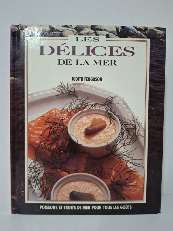 Le livre propose une grande variété de recettes mettant en valeur les produits de la mer. Il présente des préparations adaptées à tous les goûts, des plus simples aux plus raffinées. Les recettes sont accompagnées de conseils pratiques pour choisir et cuisiner poissons et fruits de mer.