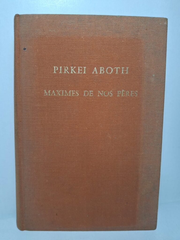 Pirkei Aboth est un traité de la Michna consacré à l’éthique et à la sagesse. Il rassemble des maximes et conseils transmis par les maîtres du judaïsme. Les enseignements portent sur la justice, l’étude, l’humilité et les relations humaines. Cet ouvrage constitue une référence essentielle pour la réflexion morale et spirituelle juive.