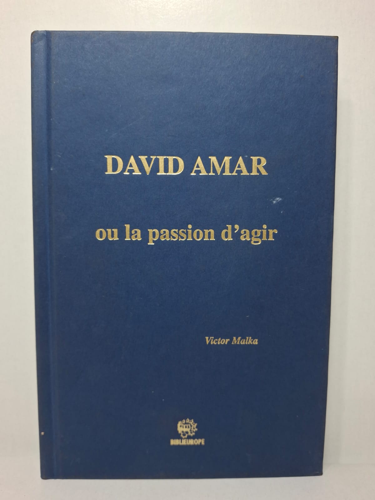 David Amar ou la passion d’agir Victor Malka Cet ouvrage retrace la vie et le parcours de David Amar, une personnalité marquante du monde économique et communautaire. L’auteur met en lumière son énergie, son sens de l’initiative et son engagement dans de nombreux projets. Le livre montre comment sa détermination et sa vision ont contribué à son succès. C’est également le portrait d’un homme animé par la passion d’agir et de servir les autres.