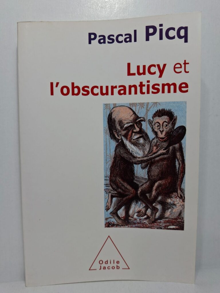 Dans cet ouvrage, Pascal Picq défend les acquis de la théorie de l’évolution face aux discours obscurantistes. À partir de l’exemple de Lucy, célèbre ancêtre de l’humanité, il explique les preuves scientifiques de l’évolution humaine. L’auteur critique les tentatives de remise en cause de la science par des croyances ou des idéologies. Il plaide pour une meilleure compréhension de la démarche scientifique et de l’esprit critique.