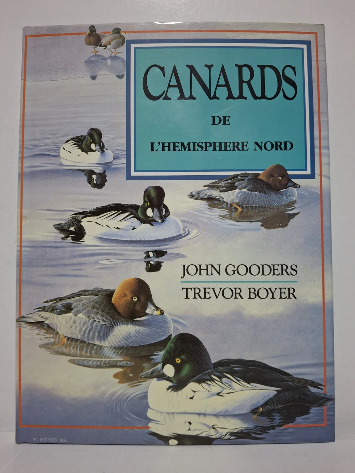 Canards de l’hémisphère Nord&John Gooders et Trevor Boyer Cet ouvrage présente les différentes espèces de canards vivant dans l’hémisphère Nord. Il décrit leur identification, leur habitat, leur comportement et leur répartition géographique. Les illustrations en couleur permettent de reconnaître facilement chaque espèce. Le livre constitue une référence utile pour les ornithologues et les amateurs d’oiseaux.
