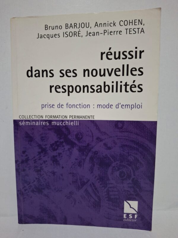 Le livre propose une méthode pratique pour réussir une prise de poste et s’adapter rapidement à un nouvel environnement professionnel. Les auteurs analysent les difficultés rencontrées lors d’un changement de responsabilités et les moyens de les surmonter. Ils présentent des outils de communication, d’organisation et de management pour faciliter l’intégration. L’ouvrage aide le lecteur à développer son efficacité et sa légitimité dans ses nouvelles fonctions.