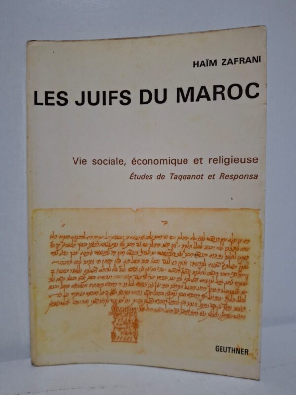 Dans cet ouvrage, Haïm Zafrani analyse la vie sociale, économique et religieuse des Juifs du Maroc à partir des Taqqanot (ordonnances communautaires) et des Responsa (consultations rabbiniques). L’auteur met en lumière les structures communautaires, les activités professionnelles, les pratiques religieuses et les relations avec la société marocaine. L’étude s’appuie sur de nombreuses sources hébraïques inédites qui témoignent de plusieurs siècles d’histoire. Ce livre constitue une référence essentielle pour comprendre le patrimoine culturel et historique du judaïsme marocain.