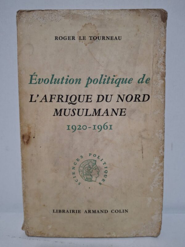Dans cet ouvrage, Roger Le Tourneau retrace l’évolution politique du Maroc, de l’Algérie et de la Tunisie entre 1920 et 1961. L’auteur analyse les mouvements nationalistes, les réformes administratives, les luttes pour l’indépendance et les relations avec les puissances coloniales. L’étude met en évidence les profondes mutations sociales et politiques qui ont façonné l’Afrique du Nord contemporaine. Ce livre constitue une référence incontournable pour comprendre l’histoire politique du Maghreb au XXᵉ siècle et la naissance des États modernes de la région