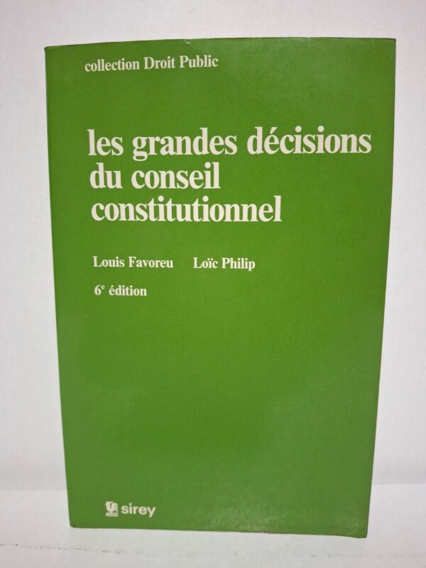 Ce livre présente et commente les décisions les plus importantes rendues par le Conseil constitutionnel depuis sa création. Les auteurs expliquent les principes constitutionnels dégagés par cette jurisprudence et leur influence sur l'évolution du droit public français. Chaque décision est replacée dans son contexte politique et juridique afin d'en faciliter la compréhension. Destiné aux étudiants, enseignants et praticiens du droit, cet ouvrage constitue une référence incontournable en droit constitutionnel.