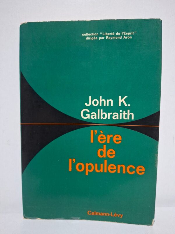John K. Galbraith étudie la prospérité économique des pays industrialisés après la Seconde Guerre mondiale. Il montre que l’abondance de biens privés ne garantit pas le bien-être collectif lorsque les services publics restent insuffisants. L’auteur critique l’influence de la publicité sur les besoins des consommateurs et sur les choix économiques. Il plaide pour un meilleur équilibre entre richesse privée, justice sociale et investissements publics.
