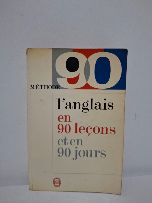 Cet ouvrage propose un programme complet d’apprentissage de l’anglais réparti sur 90 leçons progressives. Chaque leçon combine vocabulaire, grammaire, exercices et dialogues adaptés aux situations de la vie courante. La méthode favorise une acquisition graduelle des connaissances grâce à une pratique régulière et structurée. Destiné aux débutants comme aux faux débutants, ce livre permet d’acquérir des bases solides en anglais en trois mois d’étude suivie.