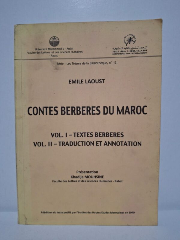 Cet ouvrage rassemble des contes traditionnels berbères recueillis dans différentes régions du Maroc. Le premier volume présente les textes originaux en langue berbère, tandis que le second propose leur traduction et leur annotation. Les récits mettent en scène des personnages, des croyances et des valeurs issus de la culture amazighe. Cette œuvre constitue une source précieuse pour l’étude de la littérature orale et du patrimoine culturel marocain.