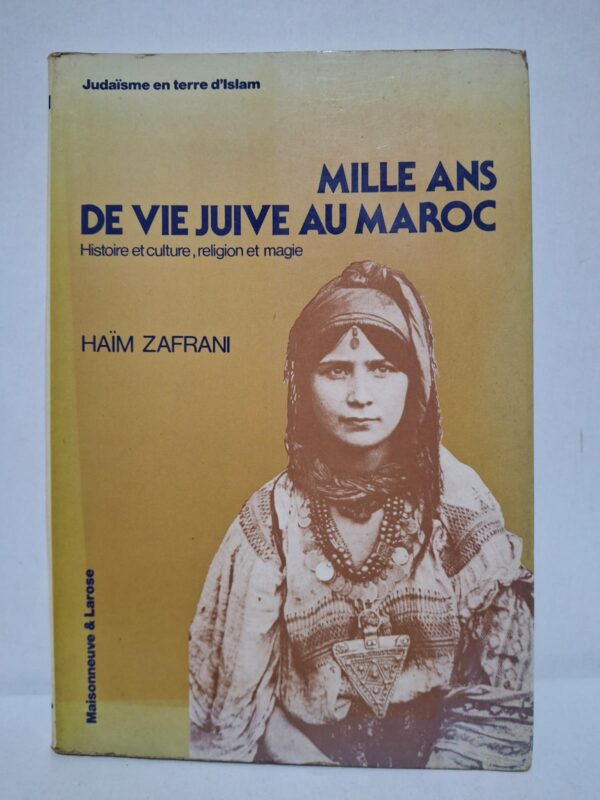 L’ouvrage retrace plus d’un millénaire de présence juive au Maroc et met en lumière son rôle dans la société marocaine. Haïm Zafrani explore les traditions, la culture, les croyances religieuses et les pratiques populaires des communautés juives. Il analyse également les échanges entre les cultures juive et musulmane qui ont façonné l’histoire du pays. Ce livre constitue une source essentielle pour comprendre la richesse et la diversité du patrimoine judéo-marocain.