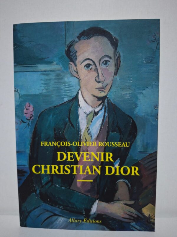 François-Olivier Rousseau raconte le parcours de Christian Dior avant qu'il ne devienne une figure incontournable de la haute couture. L'auteur explore son enfance, ses influences artistiques et les rencontres décisives qui ont façonné sa carrière. L'ouvrage met en lumière les défis, les ambitions et les choix qui ont conduit à la création de la maison Dior. Cette biographie offre un regard riche et documenté sur la naissance d'une légende de la mode française.