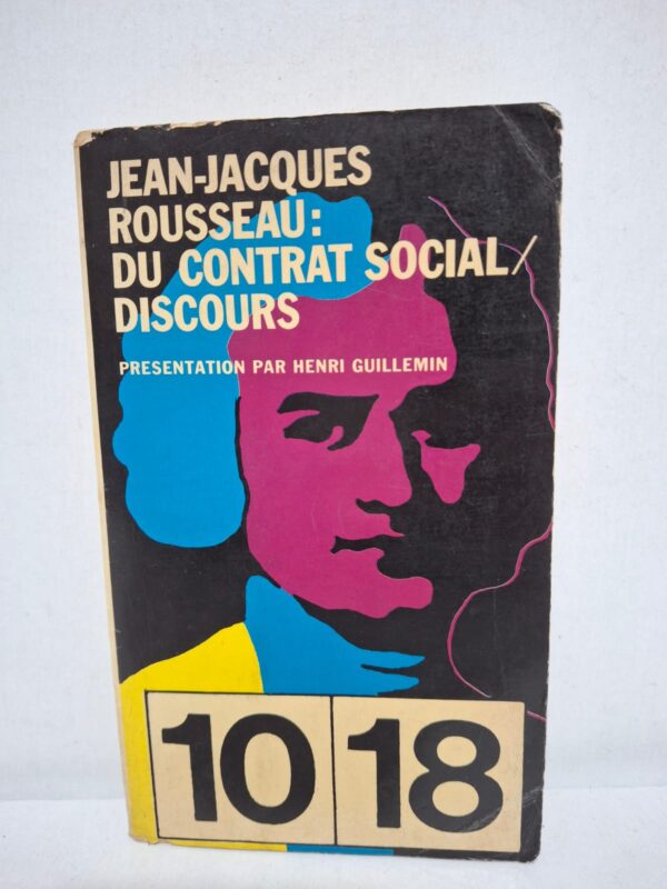 Dans Du Contrat social, Jean-Jacques Rousseau expose l'idée que le pouvoir politique légitime repose sur un contrat conclu entre les citoyens. Il développe le concept de volonté générale, qui doit guider les lois dans l'intérêt commun. L'ouvrage est accompagné de plusieurs discours, notamment sur l'origine des inégalités, qui analysent les fondements de la société et de la liberté. Ce livre demeure une référence incontournable de la pensée politique moderne.