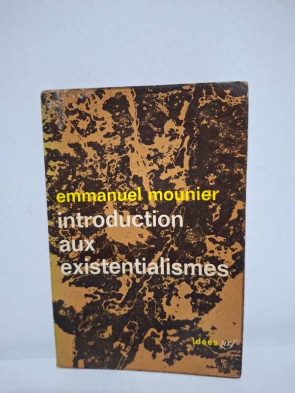 Emmanuel Mounier expose les fondements de l'existentialisme et retrace ses origines philosophiques. Il analyse les idées de penseurs majeurs tels que Kierkegaard, Heidegger, Sartre et Jaspers. L'auteur confronte ces doctrines à sa propre conception personnaliste de l'homme et de la liberté. Cet essai constitue une excellente introduction pour comprendre les enjeux philosophiques de l'existence humaine.
