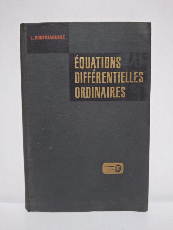 Équations différentielles ordinaires expose de façon rigoureuse les principaux concepts liés aux équations différentielles et à leurs applications. L'auteur développe les méthodes de résolution, les théorèmes fondamentaux d'existence et d'unicité, ainsi que l'étude qualitative des solutions. Illustré par de nombreux exemples, l'ouvrage met en évidence les applications en mathématiques, en physique et en ingénierie. Il constitue une référence précieuse pour les étudiants, les enseignants et les chercheurs en sciences.