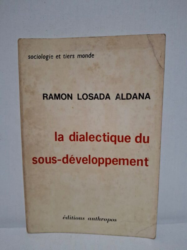 Dans cet ouvrage, Ramon Losada Aldana étudie les mécanismes économiques, sociaux et politiques qui entretiennent le sous-développement. Il met en évidence les rapports de dépendance entre les pays industrialisés et les pays du tiers monde, ainsi que les effets de la domination économique. L'auteur propose une analyse critique des théories classiques du développement et de leurs limites. Ce livre constitue une référence pour les étudiants et chercheurs en sociologie, économie du développement et sciences politiques.