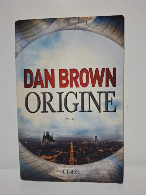 Dans Origine, le professeur Robert Langdon est entraîné dans une course contre la montre après l'assassinat de son ami Edmond Kirsch, un futurologue sur le point de révéler une découverte révolutionnaire. De Bilbao à Barcelone, Langdon tente de dévoiler un secret susceptible de bouleverser les croyances humaines. L'enquête mêle art, intelligence artificielle, symboles et énigmes dans un suspense haletant. Ce roman explore les rapports entre foi, science et avenir de l'humanité.